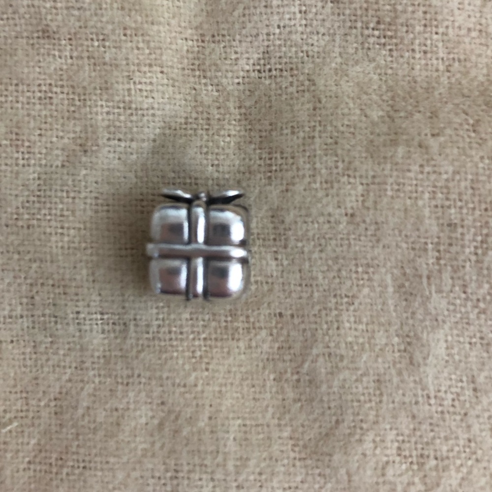Pandora present gift bead